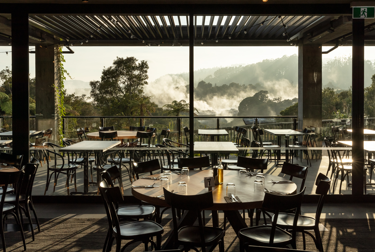 Geyser-view-from-inside-restaurant